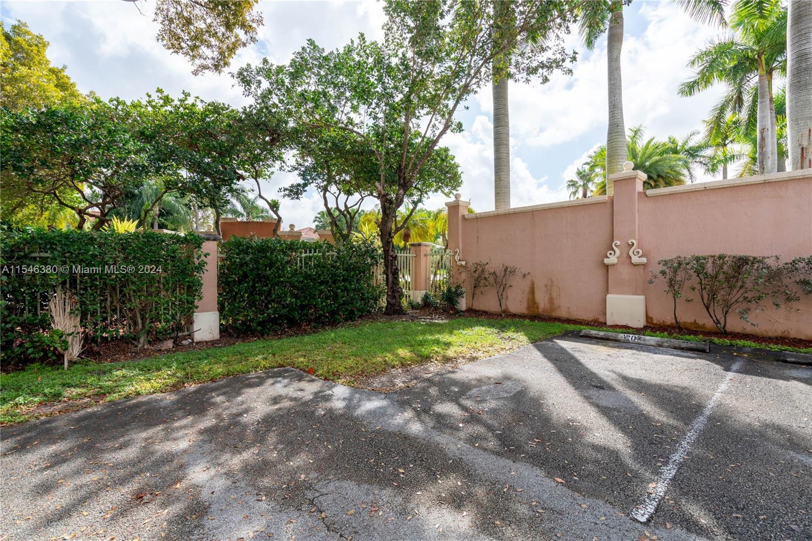 6320 114th Ave, Doral, FL, 33178 United States, 3 Bedrooms Bedrooms, ,2 BathroomsBathrooms,Residential,For Sale,114th Ave,A11546380