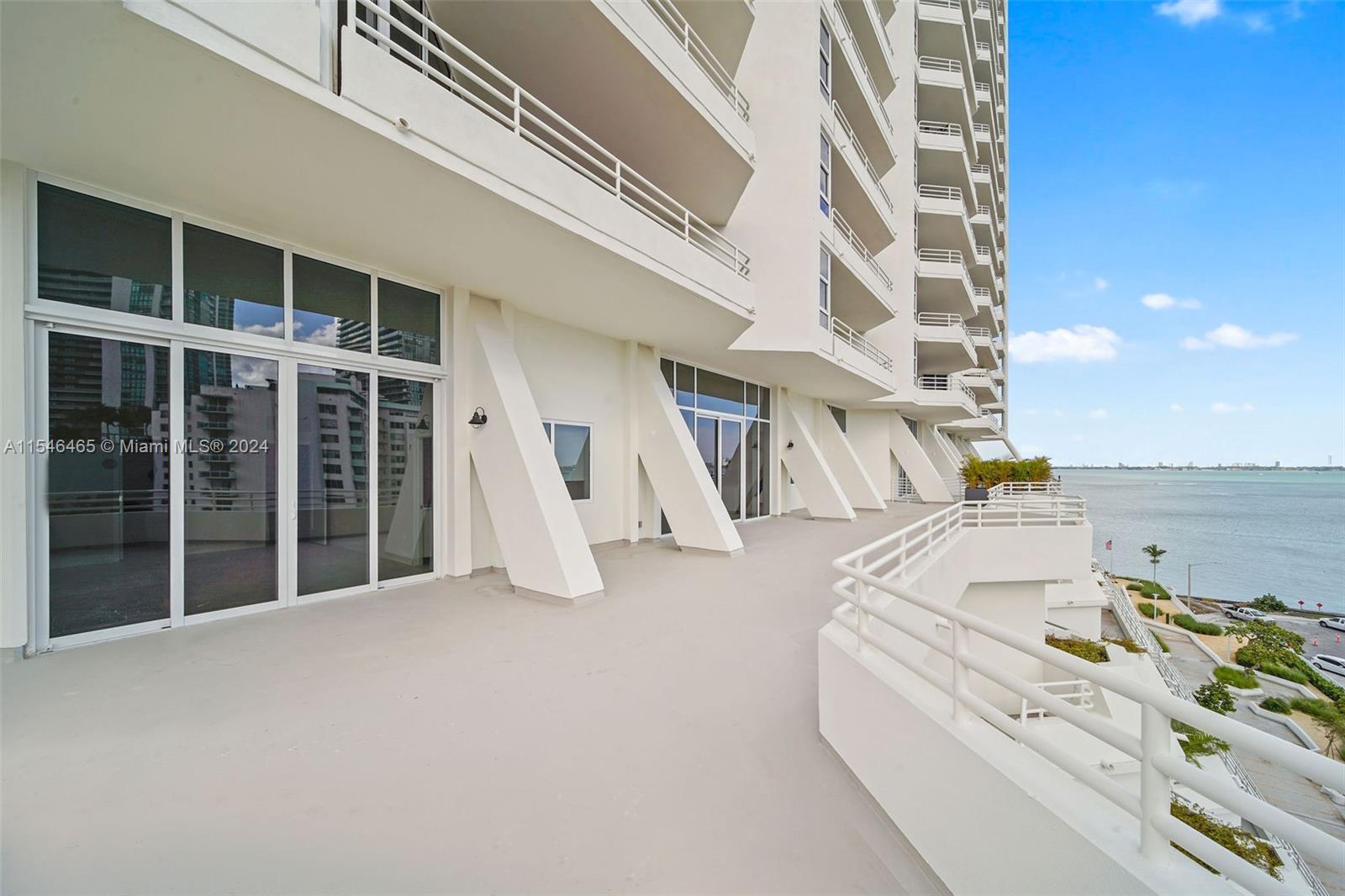 555 NE 34th St #807 For Sale A11546465, FL