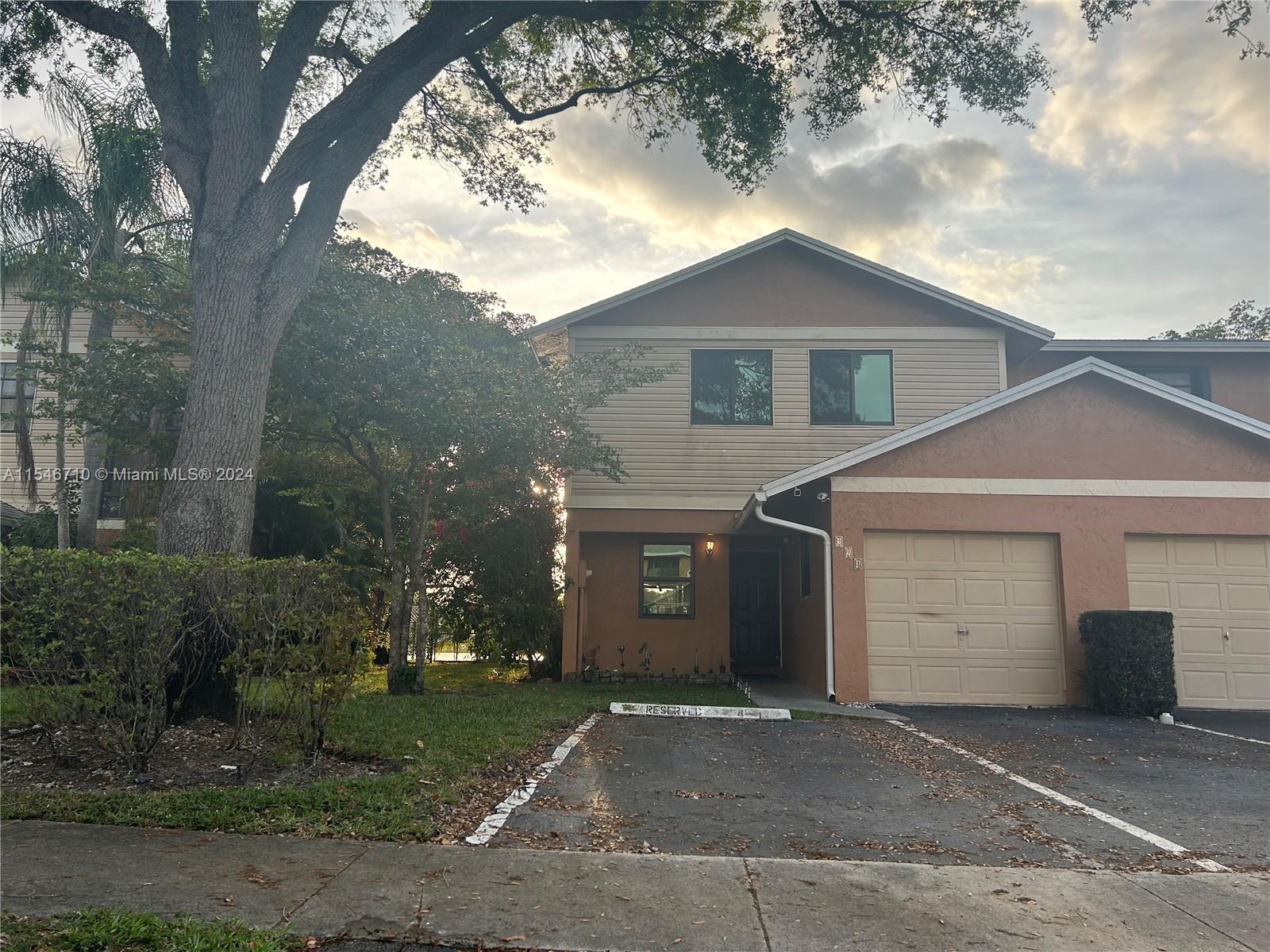 224 106th Ter, Pembroke Pines, FL, 33026 United States, 3 Bedrooms Bedrooms, ,2 BathroomsBathrooms,Residential,For Sale,106th Ter,A11546710