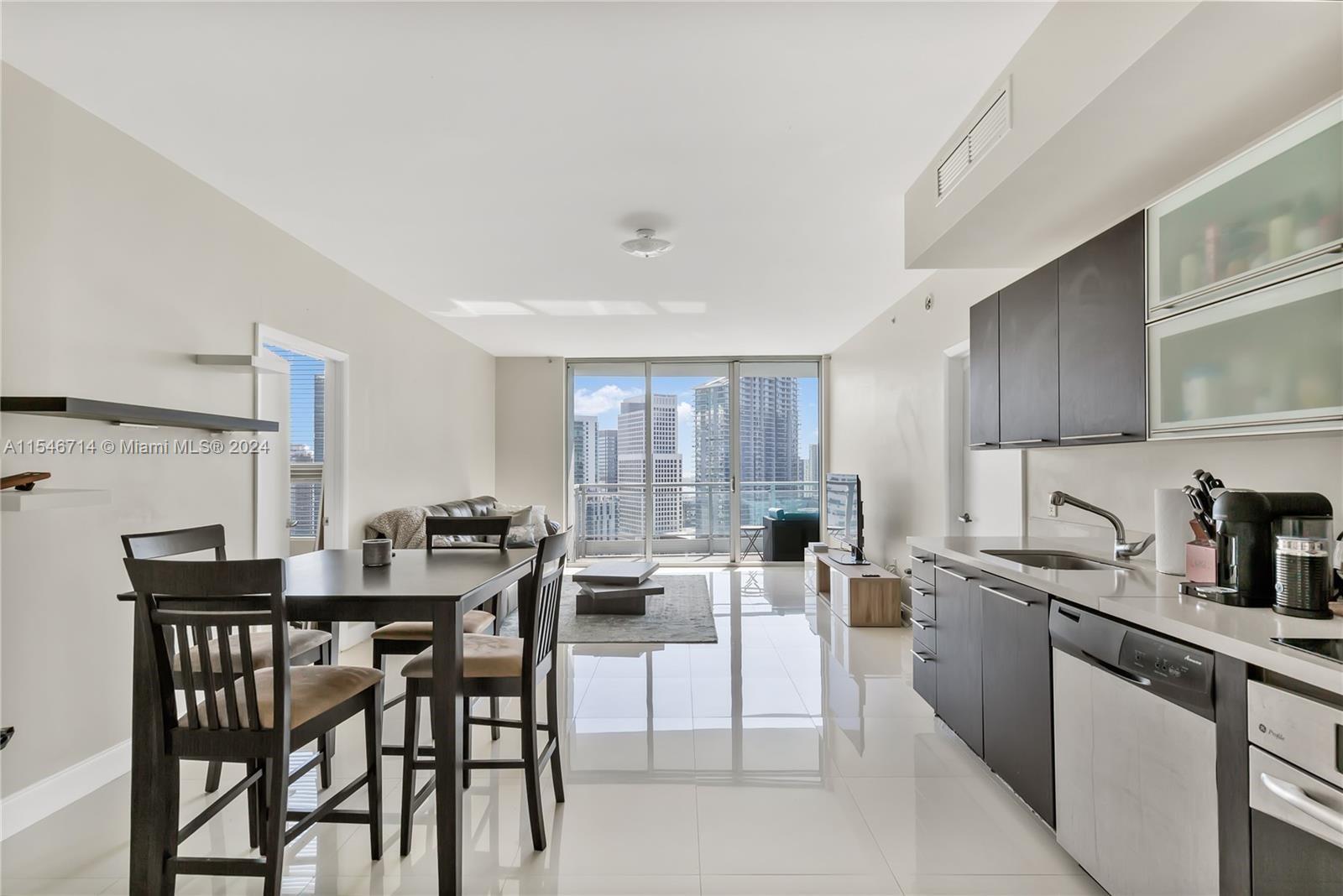 90 SW 3rd St 3303, Miami, Florida 33130, 2 Bedrooms Bedrooms, ,2 BathroomsBathrooms,Residentiallease,For Rent,90 SW 3rd St 3303,A11546714