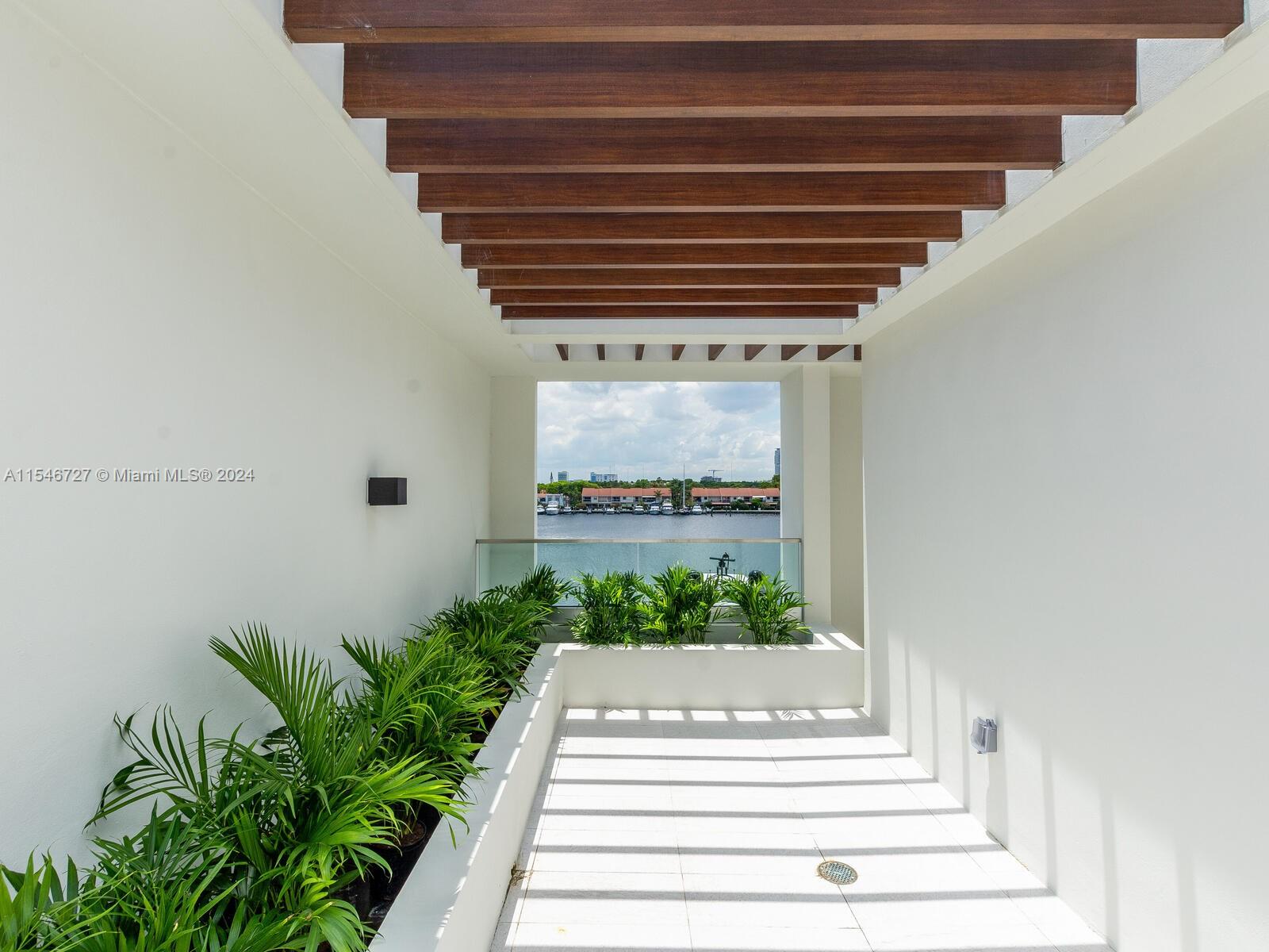 3750 Yacht Club Dr TH6, Aventura, Florida 33180, 5 Bedrooms Bedrooms, ,5 BathroomsBathrooms,Residential,For Sale,3750 Yacht Club Dr TH6,A11546727