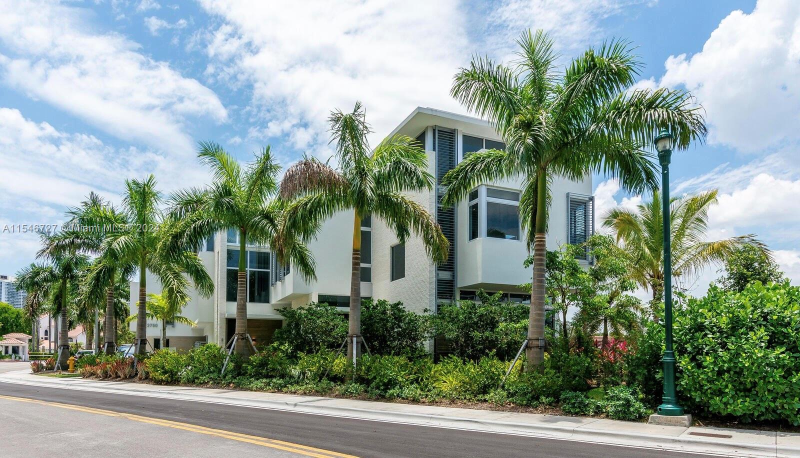 3750 Yacht Club Dr TH6, Aventura, Florida 33180, 5 Bedrooms Bedrooms, ,5 BathroomsBathrooms,Residential,For Sale,3750 Yacht Club Dr TH6,A11546727