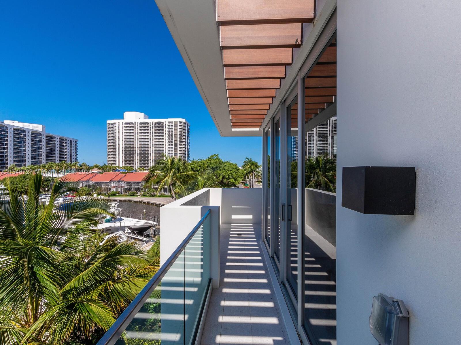 3750 Yacht Club Dr TH6, Aventura, Florida 33180, 5 Bedrooms Bedrooms, ,5 BathroomsBathrooms,Residential,For Sale,3750 Yacht Club Dr TH6,A11546727