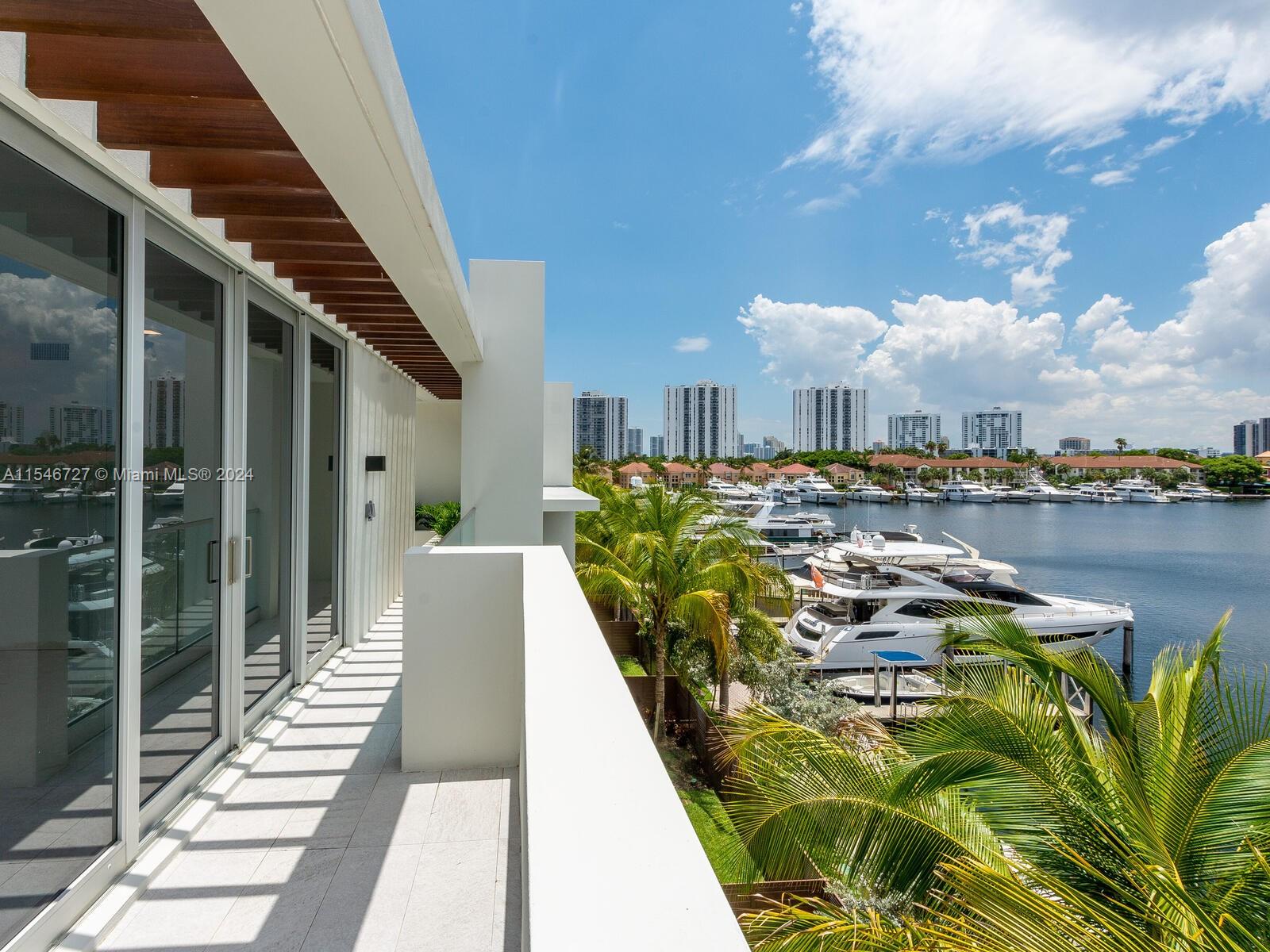 3750 Yacht Club Dr TH6, Aventura, Florida 33180, 5 Bedrooms Bedrooms, ,5 BathroomsBathrooms,Residential,For Sale,3750 Yacht Club Dr TH6,A11546727