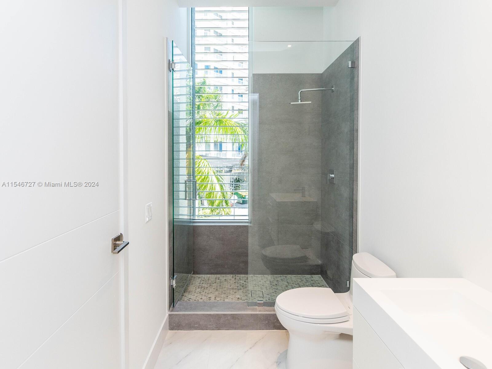 3750 Yacht Club Dr TH6, Aventura, Florida 33180, 5 Bedrooms Bedrooms, ,5 BathroomsBathrooms,Residential,For Sale,3750 Yacht Club Dr TH6,A11546727