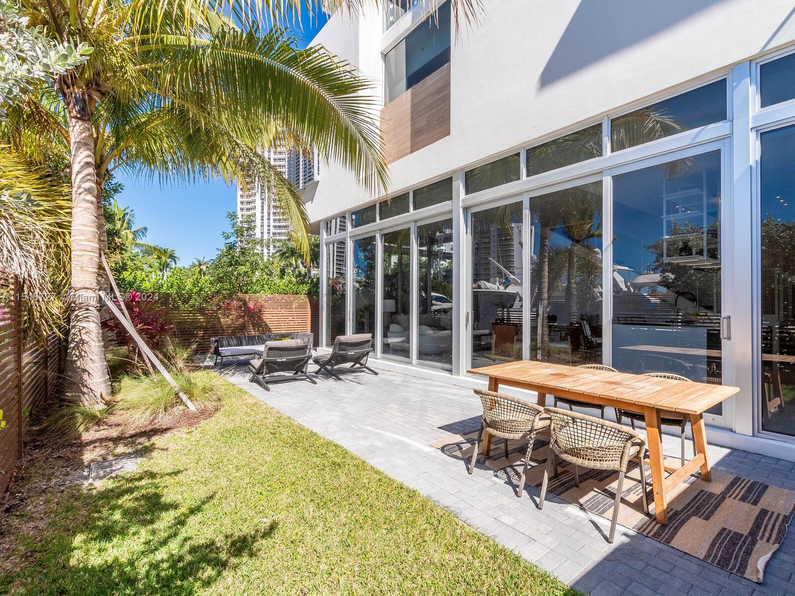 3750 Yacht Club Dr TH6, Aventura, Florida 33180, 5 Bedrooms Bedrooms, ,5 BathroomsBathrooms,Residential,For Sale,3750 Yacht Club Dr TH6,A11546727