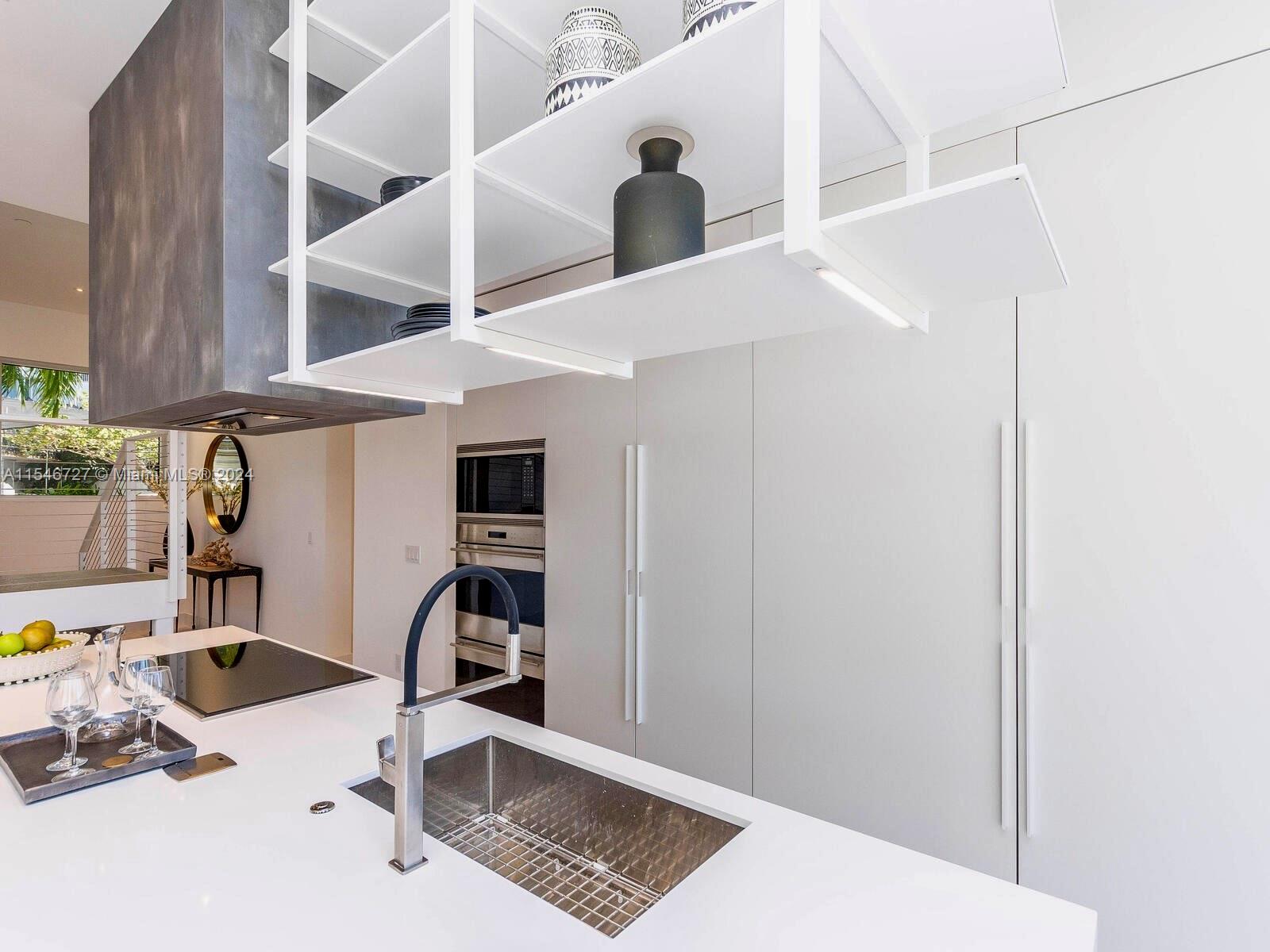 3750 Yacht Club Dr TH6, Aventura, Florida 33180, 5 Bedrooms Bedrooms, ,5 BathroomsBathrooms,Residential,For Sale,3750 Yacht Club Dr TH6,A11546727