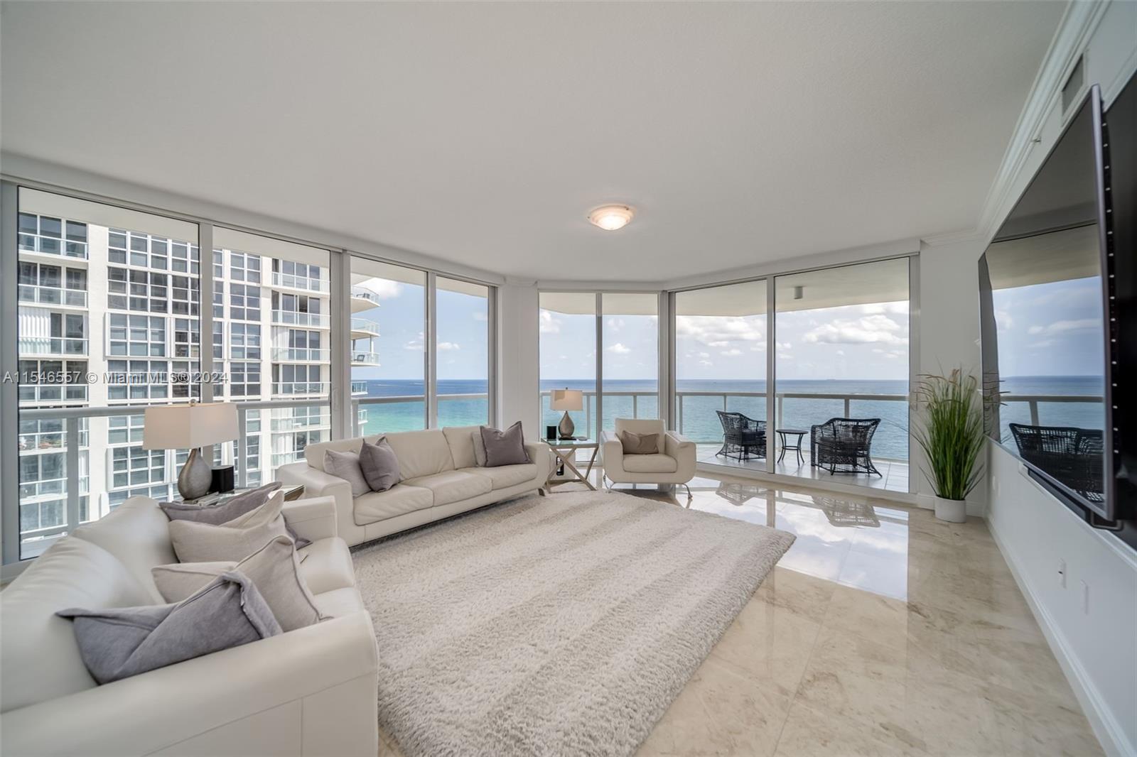 6001 N Ocean Dr 1401, Hollywood, Florida 33019, 3 Bedrooms Bedrooms, ,2 BathroomsBathrooms,Residential,For Sale,6001 N Ocean Dr 1401,A11546557