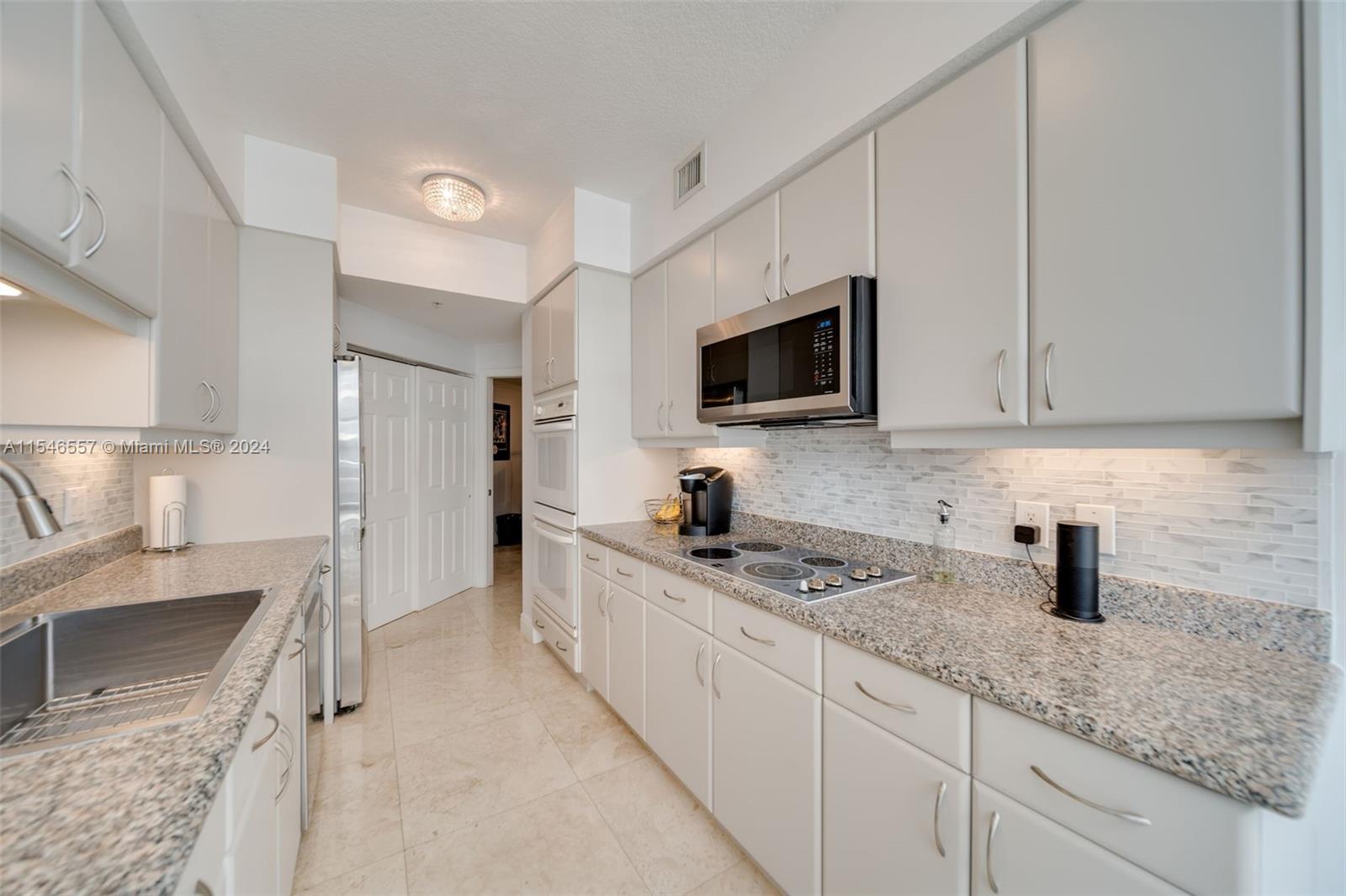 6001 N Ocean Dr 1401, Hollywood, Florida 33019, 3 Bedrooms Bedrooms, ,2 BathroomsBathrooms,Residential,For Sale,6001 N Ocean Dr 1401,A11546557