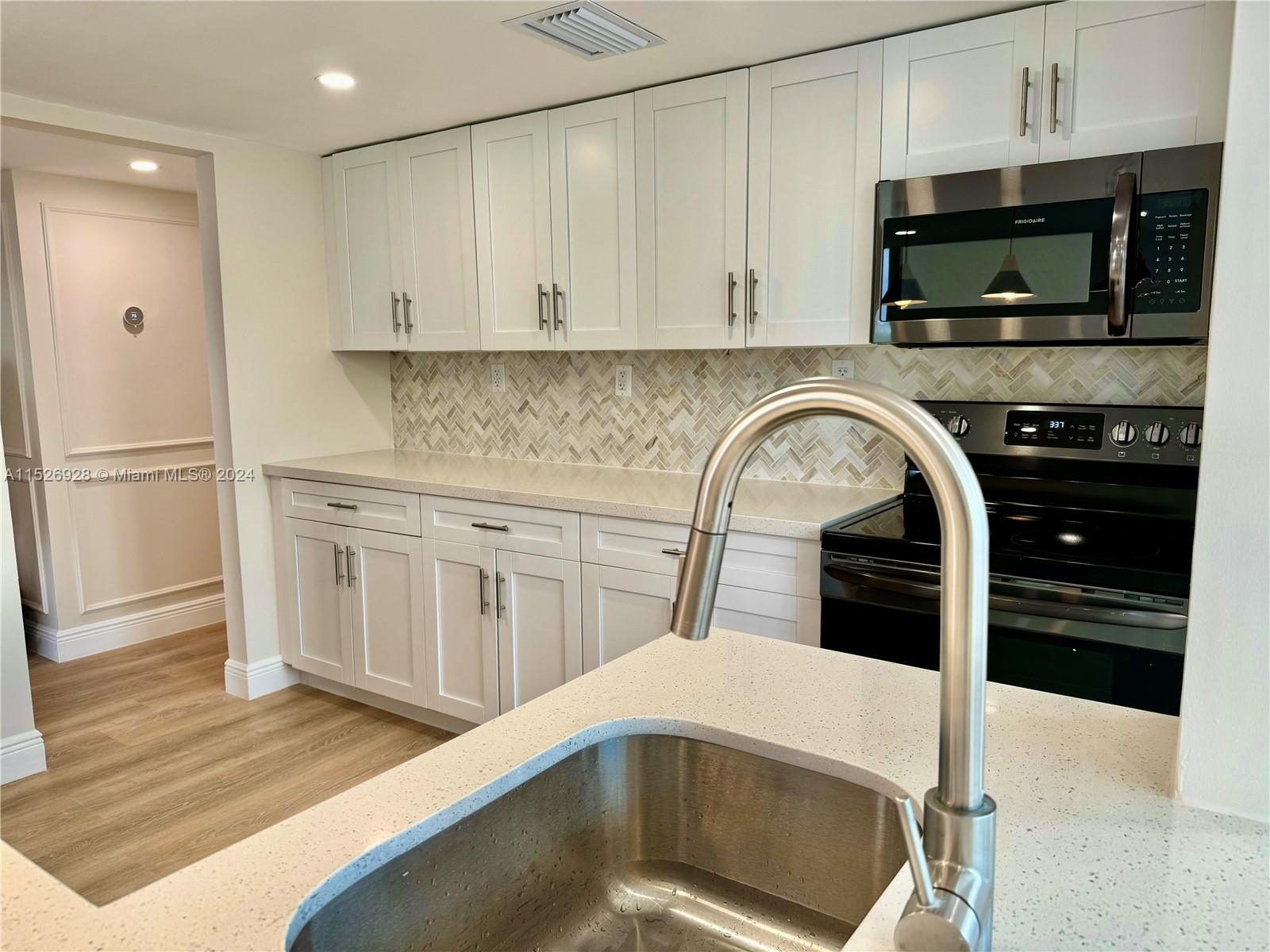 16546 NE 26th Ave 3G, North Miami Beach, Florida 33160, 2 Bedrooms Bedrooms, ,2 BathroomsBathrooms,Residentiallease,For Rent,16546 NE 26th Ave 3G,A11526928