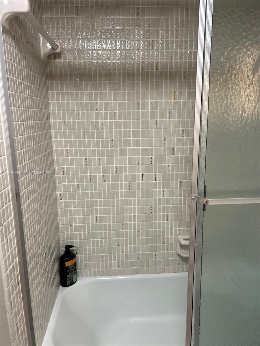 4800 Hillcrest LN 402, Hollywood, Florida 33021, 2 Bedrooms Bedrooms, ,2 BathroomsBathrooms,Residential,For Sale,4800 Hillcrest LN 402,A11546449