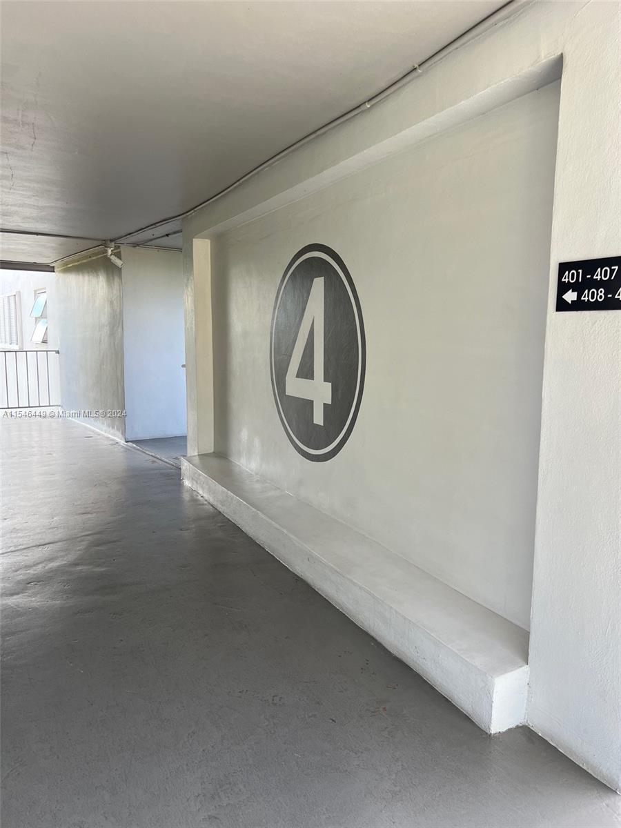 4800 Hillcrest LN 402, Hollywood, Florida 33021, 2 Bedrooms Bedrooms, ,2 BathroomsBathrooms,Residential,For Sale,4800 Hillcrest LN 402,A11546449