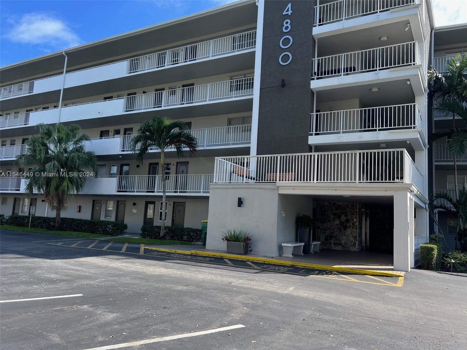 4800 Hillcrest LN 402, Hollywood, Florida 33021, 2 Bedrooms Bedrooms, ,2 BathroomsBathrooms,Residential,For Sale,4800 Hillcrest LN 402,A11546449