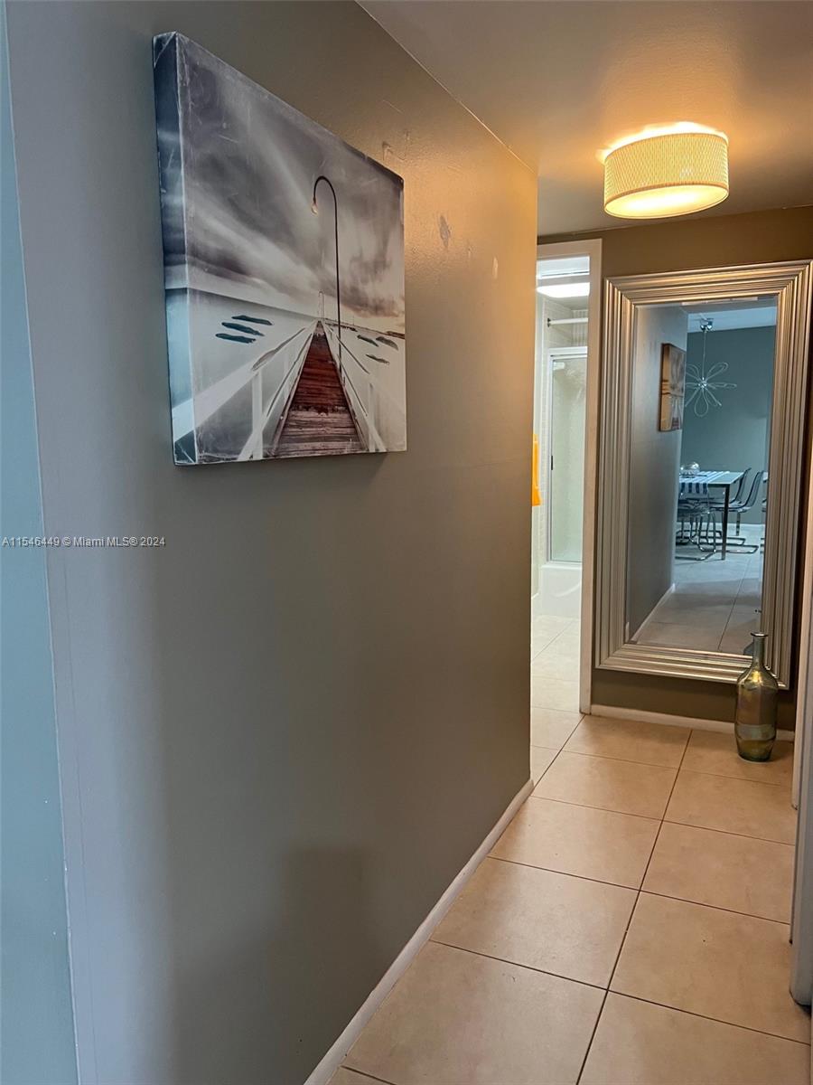 4800 Hillcrest LN 402, Hollywood, Florida 33021, 2 Bedrooms Bedrooms, ,2 BathroomsBathrooms,Residential,For Sale,4800 Hillcrest LN 402,A11546449