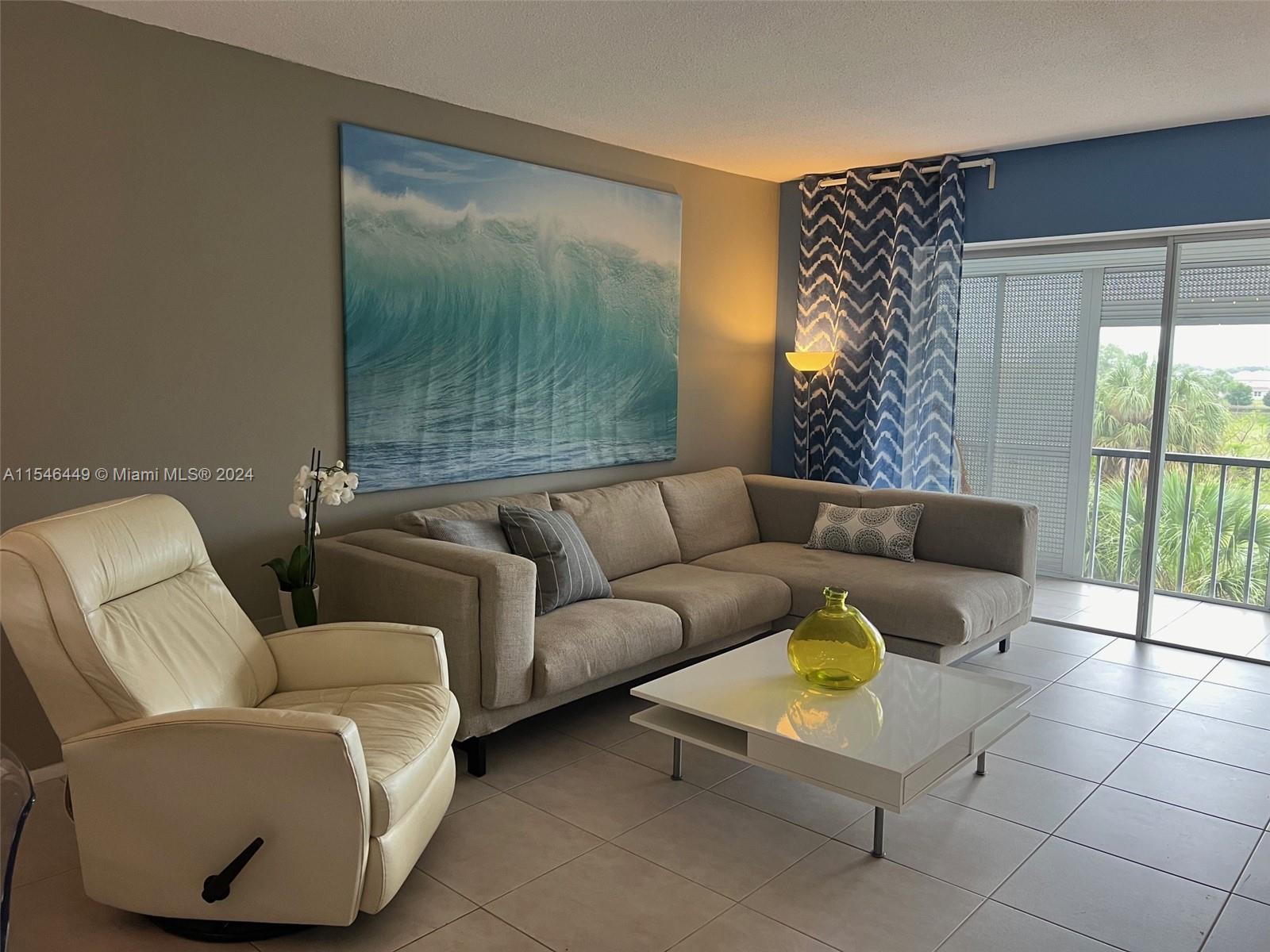 4800 Hillcrest LN 402, Hollywood, Florida 33021, 2 Bedrooms Bedrooms, ,2 BathroomsBathrooms,Residential,For Sale,4800 Hillcrest LN 402,A11546449