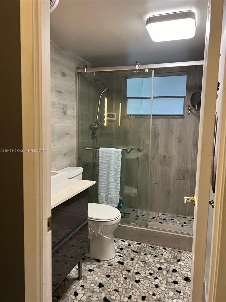 4800 Hillcrest LN 402, Hollywood, Florida 33021, 2 Bedrooms Bedrooms, ,2 BathroomsBathrooms,Residential,For Sale,4800 Hillcrest LN 402,A11546449