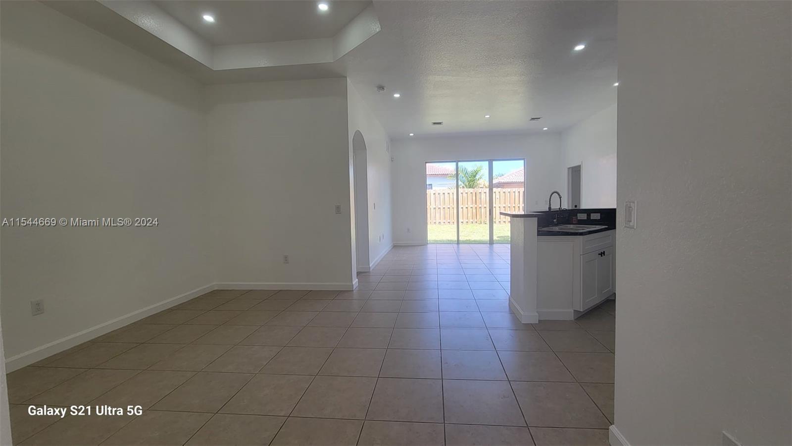 1019 NE 35th Ave 1019, Homestead, Florida 33033, 4 Bedrooms Bedrooms, ,3 BathroomsBathrooms,Residentiallease,For Rent,1019 NE 35th Ave 1019,A11544669