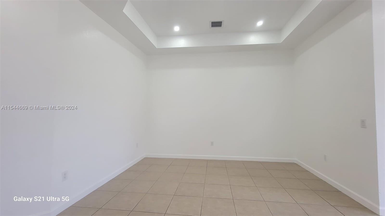 1019 NE 35th Ave 1019, Homestead, Florida 33033, 4 Bedrooms Bedrooms, ,3 BathroomsBathrooms,Residentiallease,For Rent,1019 NE 35th Ave 1019,A11544669