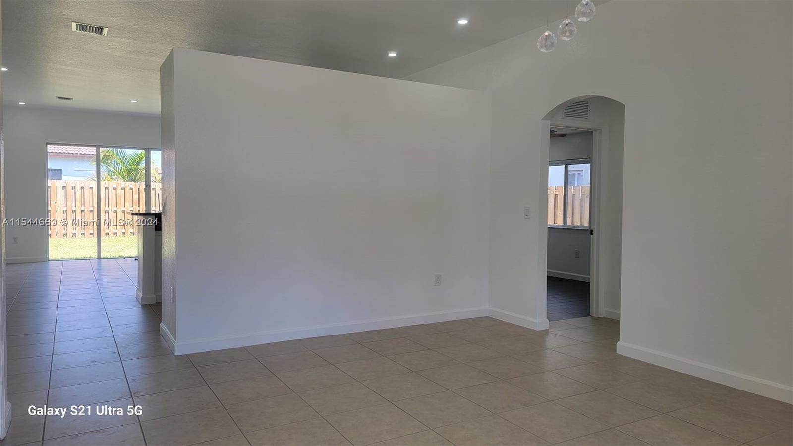 1019 NE 35th Ave 1019, Homestead, Florida 33033, 4 Bedrooms Bedrooms, ,3 BathroomsBathrooms,Residentiallease,For Rent,1019 NE 35th Ave 1019,A11544669