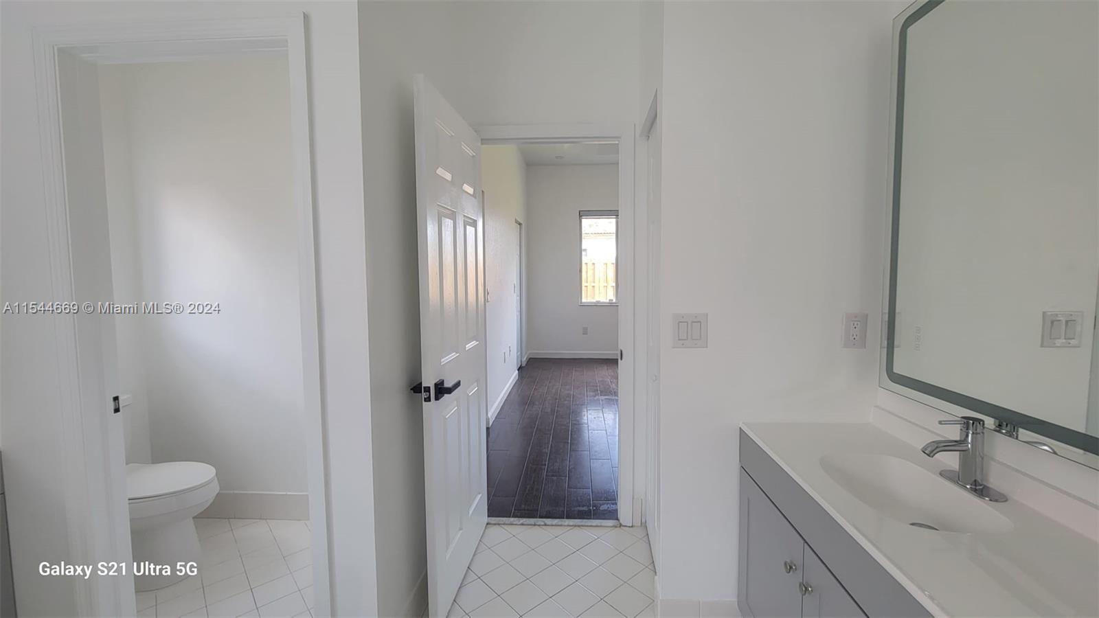 1019 NE 35th Ave 1019, Homestead, Florida 33033, 4 Bedrooms Bedrooms, ,3 BathroomsBathrooms,Residentiallease,For Rent,1019 NE 35th Ave 1019,A11544669