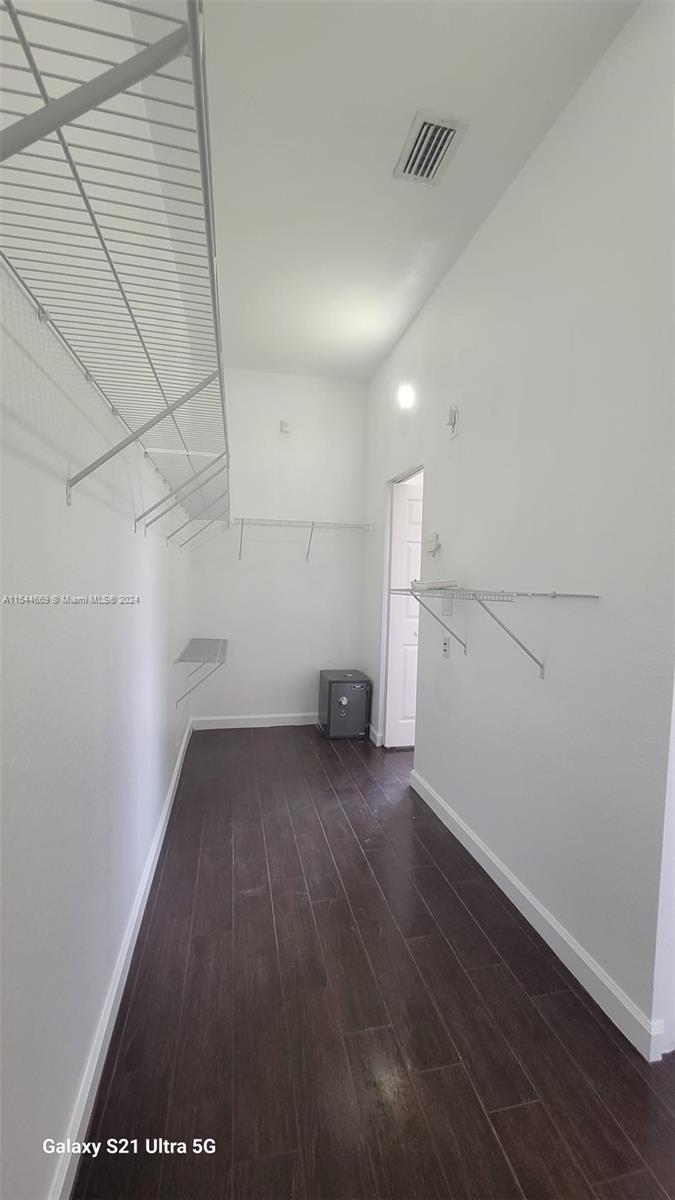 1019 NE 35th Ave 1019, Homestead, Florida 33033, 4 Bedrooms Bedrooms, ,3 BathroomsBathrooms,Residentiallease,For Rent,1019 NE 35th Ave 1019,A11544669