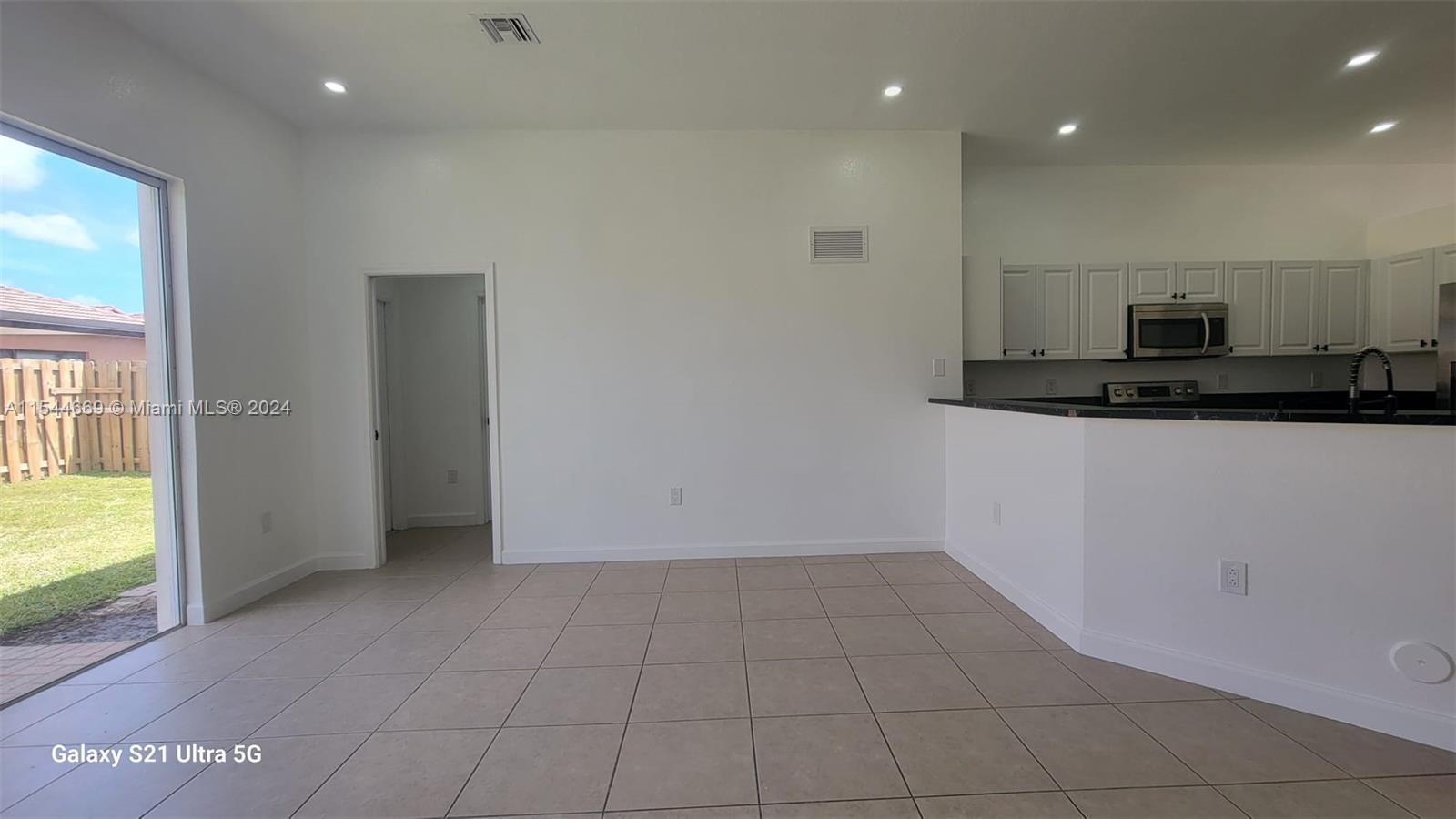 1019 NE 35th Ave 1019, Homestead, Florida 33033, 4 Bedrooms Bedrooms, ,3 BathroomsBathrooms,Residentiallease,For Rent,1019 NE 35th Ave 1019,A11544669