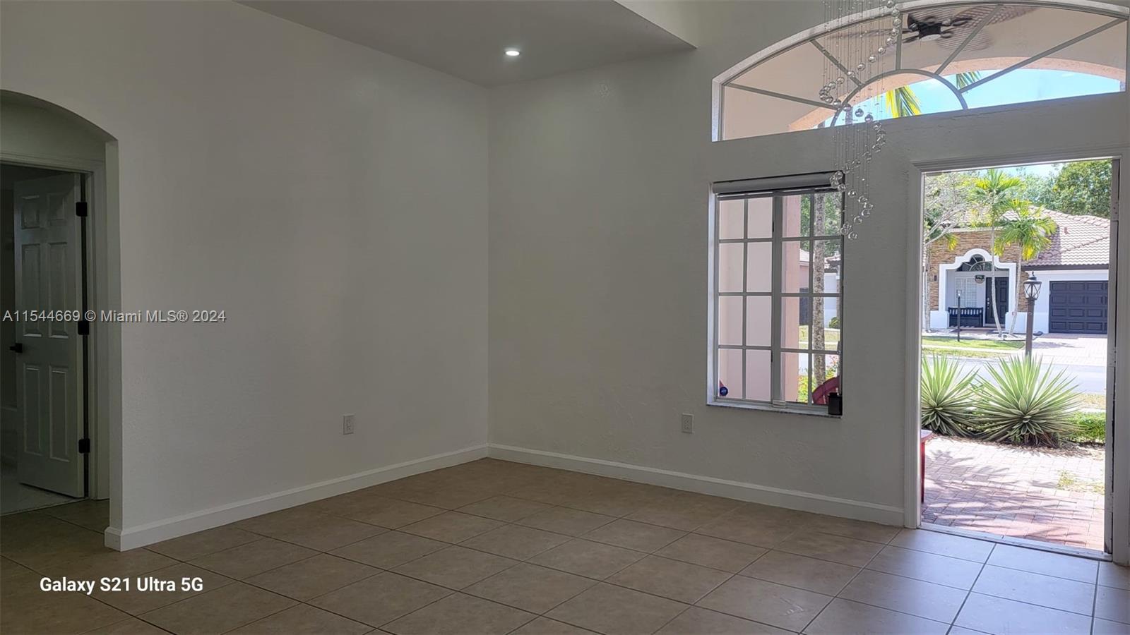 1019 NE 35th Ave 1019, Homestead, Florida 33033, 4 Bedrooms Bedrooms, ,3 BathroomsBathrooms,Residentiallease,For Rent,1019 NE 35th Ave 1019,A11544669