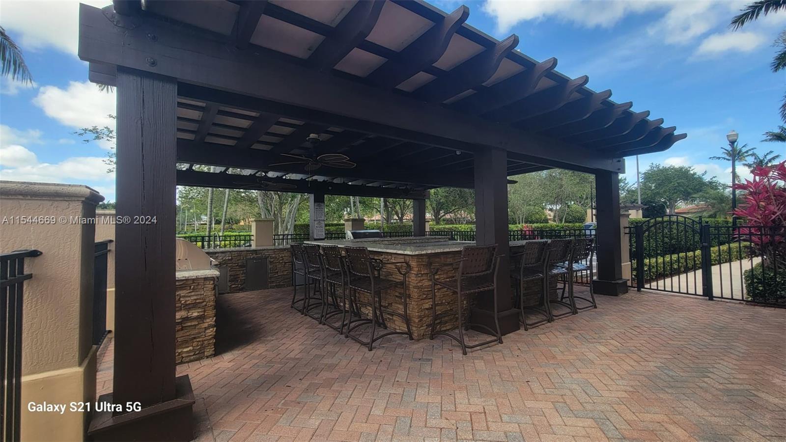 1019 NE 35th Ave 1019, Homestead, Florida 33033, 4 Bedrooms Bedrooms, ,3 BathroomsBathrooms,Residentiallease,For Rent,1019 NE 35th Ave 1019,A11544669