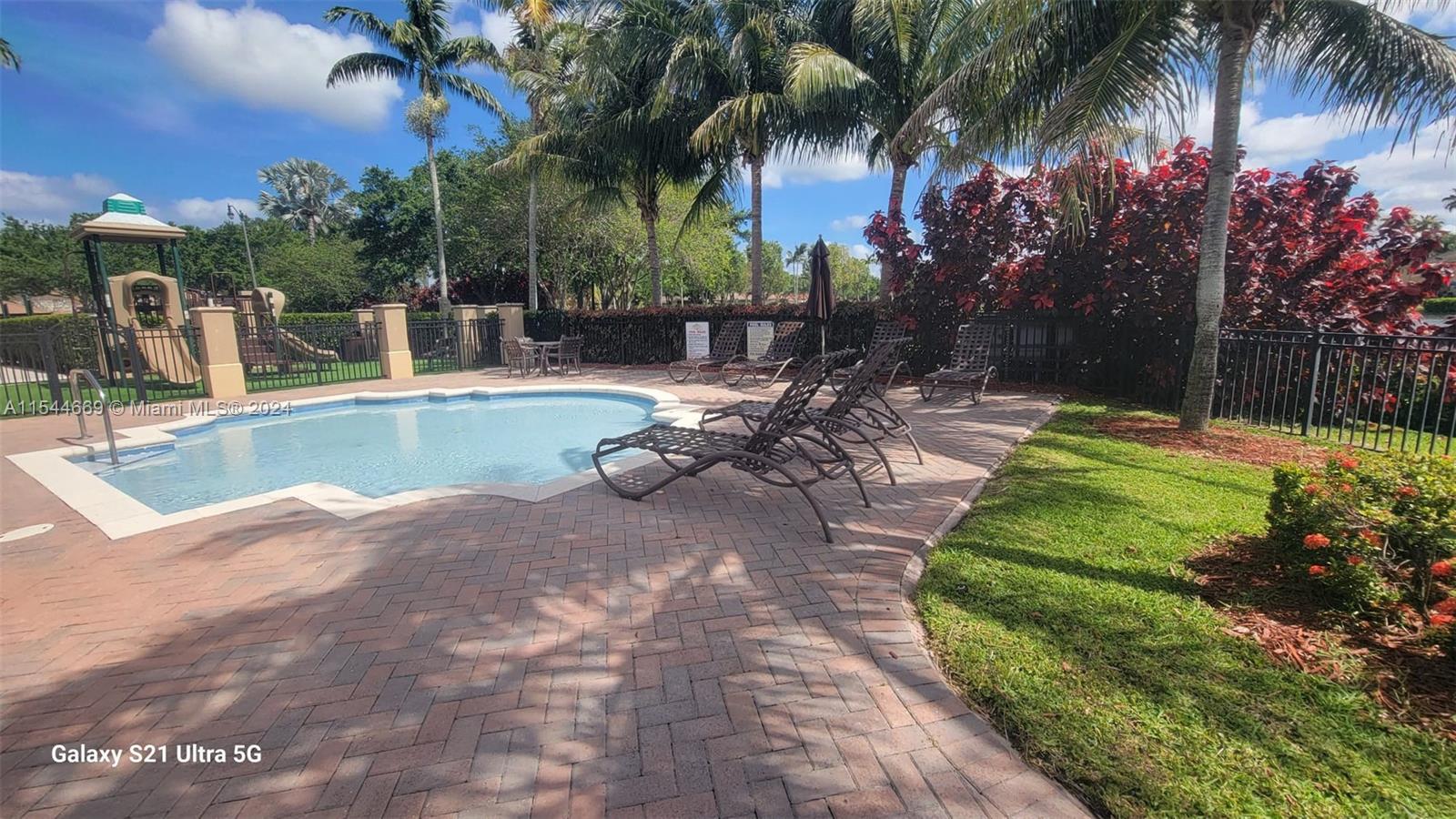 1019 NE 35th Ave 1019, Homestead, Florida 33033, 4 Bedrooms Bedrooms, ,3 BathroomsBathrooms,Residentiallease,For Rent,1019 NE 35th Ave 1019,A11544669