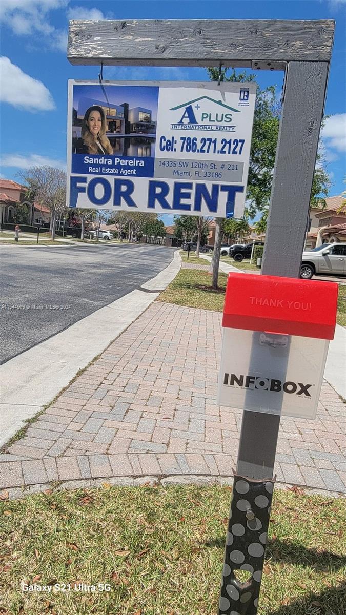 1019 NE 35th Ave 1019, Homestead, Florida 33033, 4 Bedrooms Bedrooms, ,3 BathroomsBathrooms,Residentiallease,For Rent,1019 NE 35th Ave 1019,A11544669