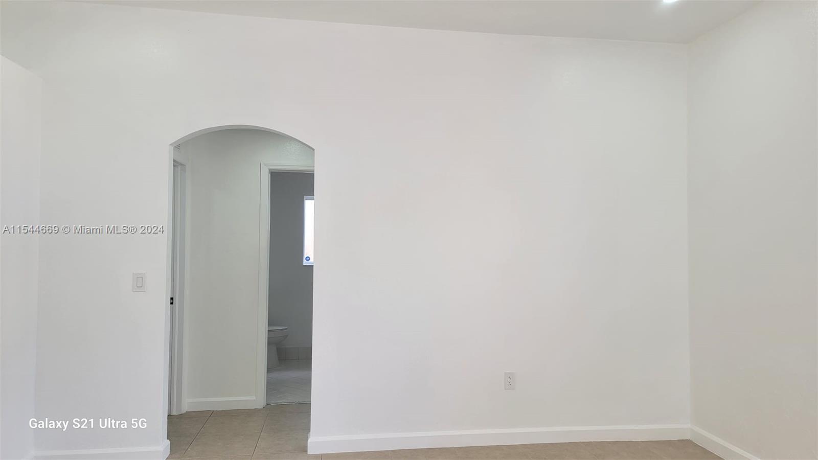 1019 NE 35th Ave 1019, Homestead, Florida 33033, 4 Bedrooms Bedrooms, ,3 BathroomsBathrooms,Residentiallease,For Rent,1019 NE 35th Ave 1019,A11544669