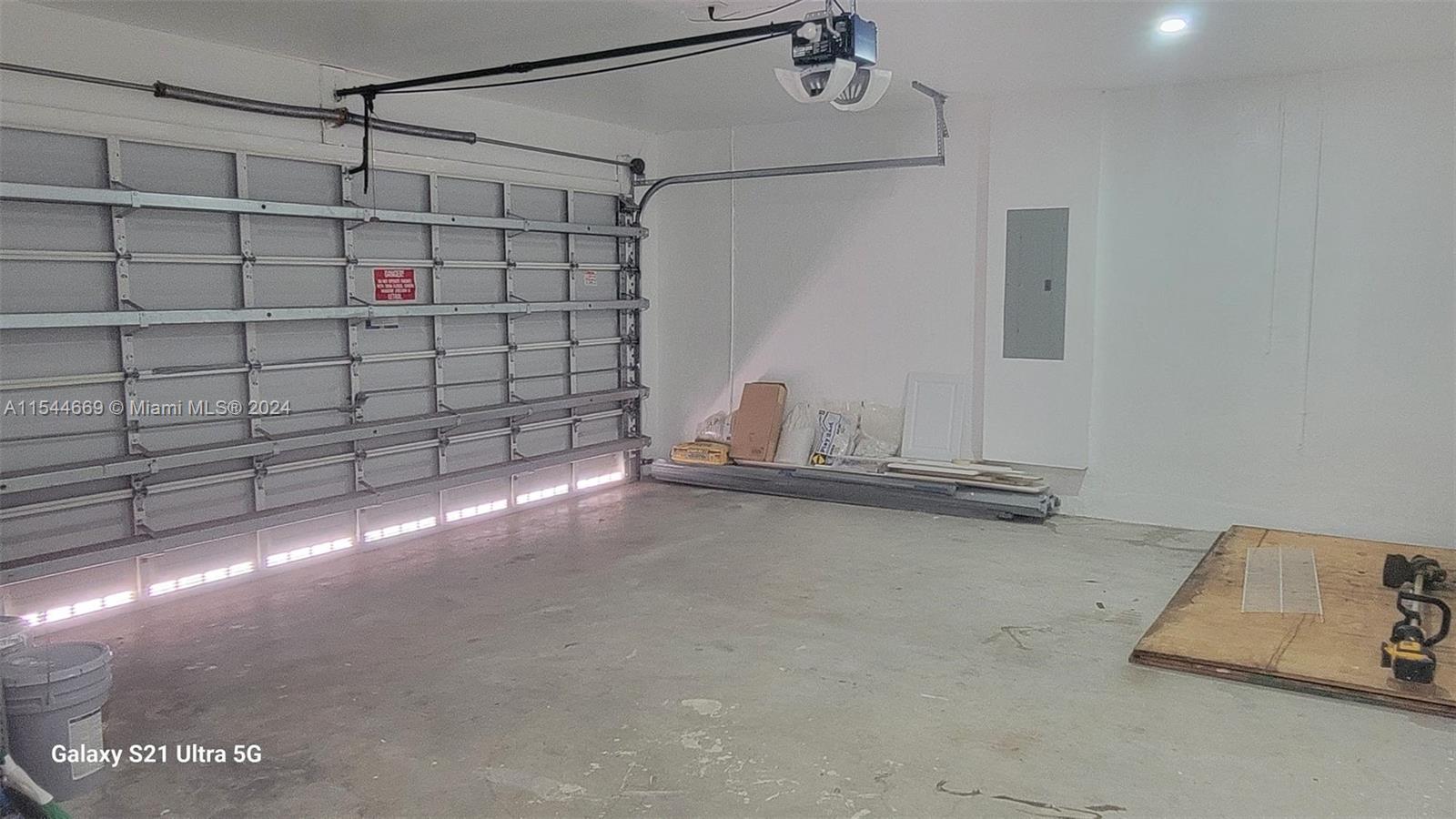 1019 NE 35th Ave 1019, Homestead, Florida 33033, 4 Bedrooms Bedrooms, ,3 BathroomsBathrooms,Residentiallease,For Rent,1019 NE 35th Ave 1019,A11544669