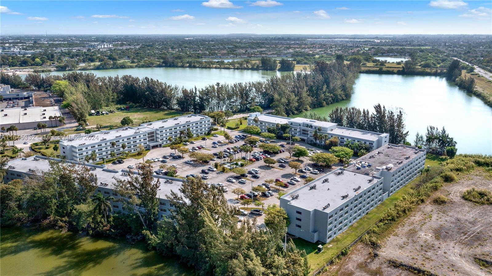 Homestead, Florida 33032, 2 Bedrooms Bedrooms, ,1 BathroomBathrooms,Residential,For Sale,A11545332