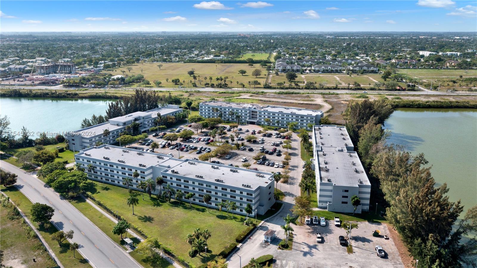 Homestead, Florida 33032, 2 Bedrooms Bedrooms, ,1 BathroomBathrooms,Residential,For Sale,A11545332