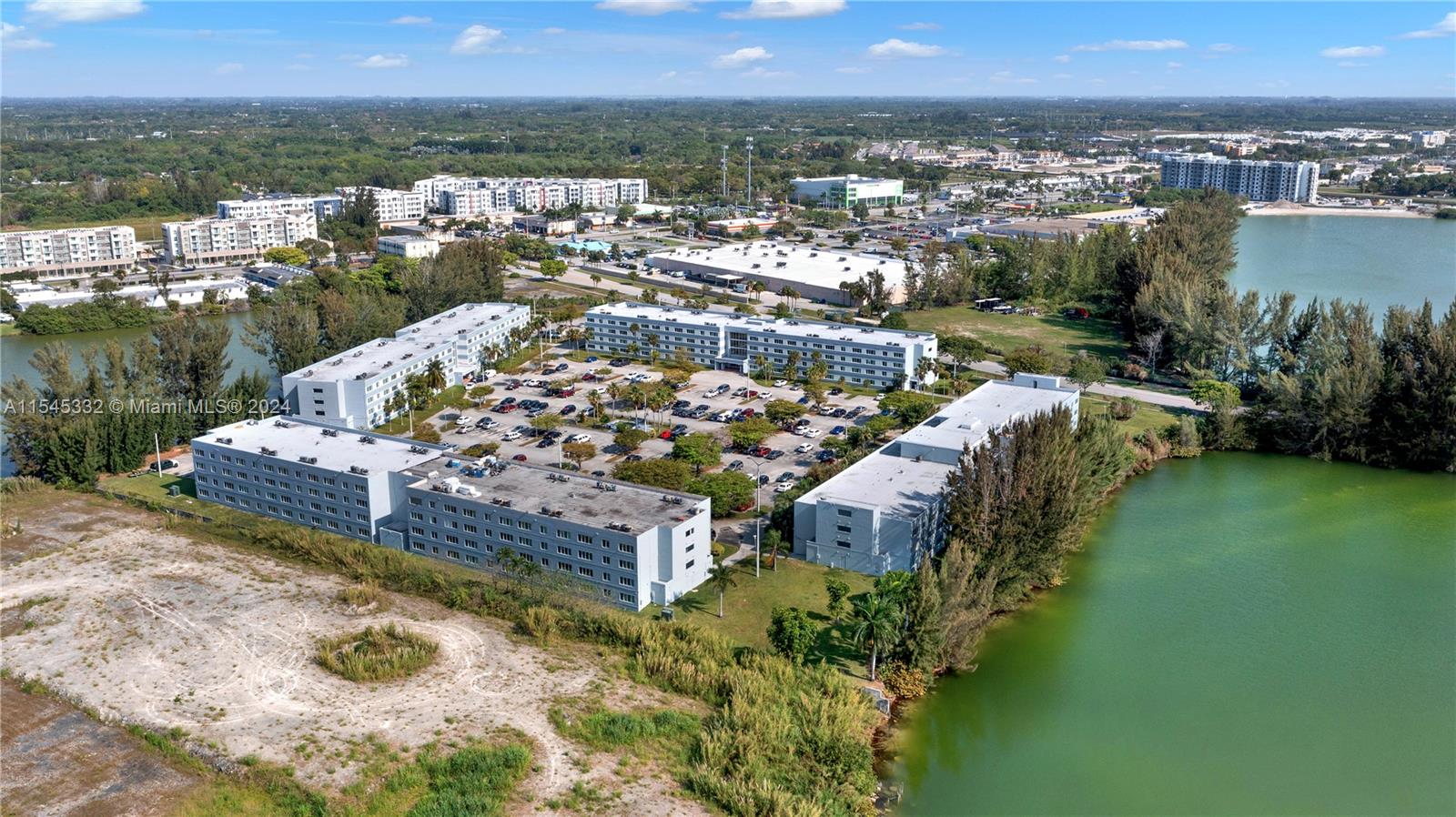 Homestead, Florida 33032, 2 Bedrooms Bedrooms, ,1 BathroomBathrooms,Residential,For Sale,A11545332