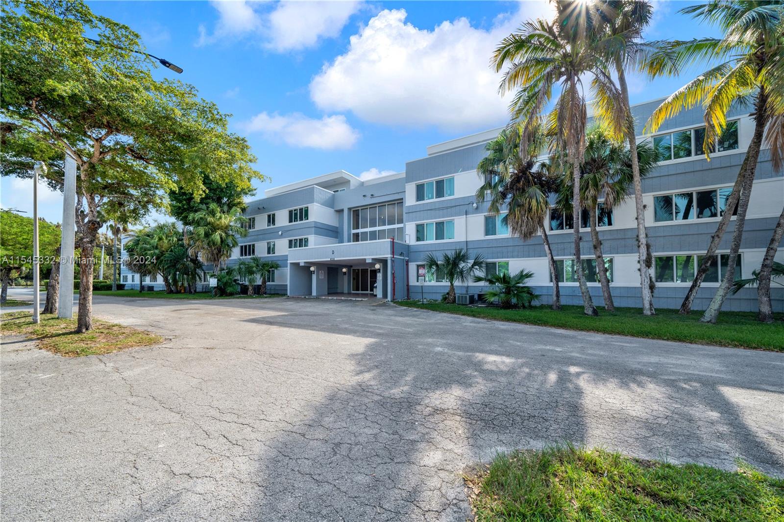 Homestead, Florida 33032, 2 Bedrooms Bedrooms, ,1 BathroomBathrooms,Residential,For Sale,A11545332