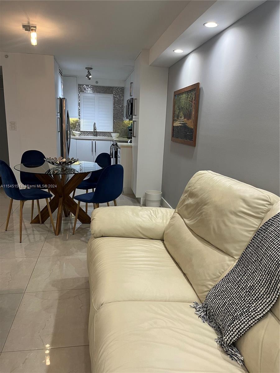 Relax in the leather reclynable sofa