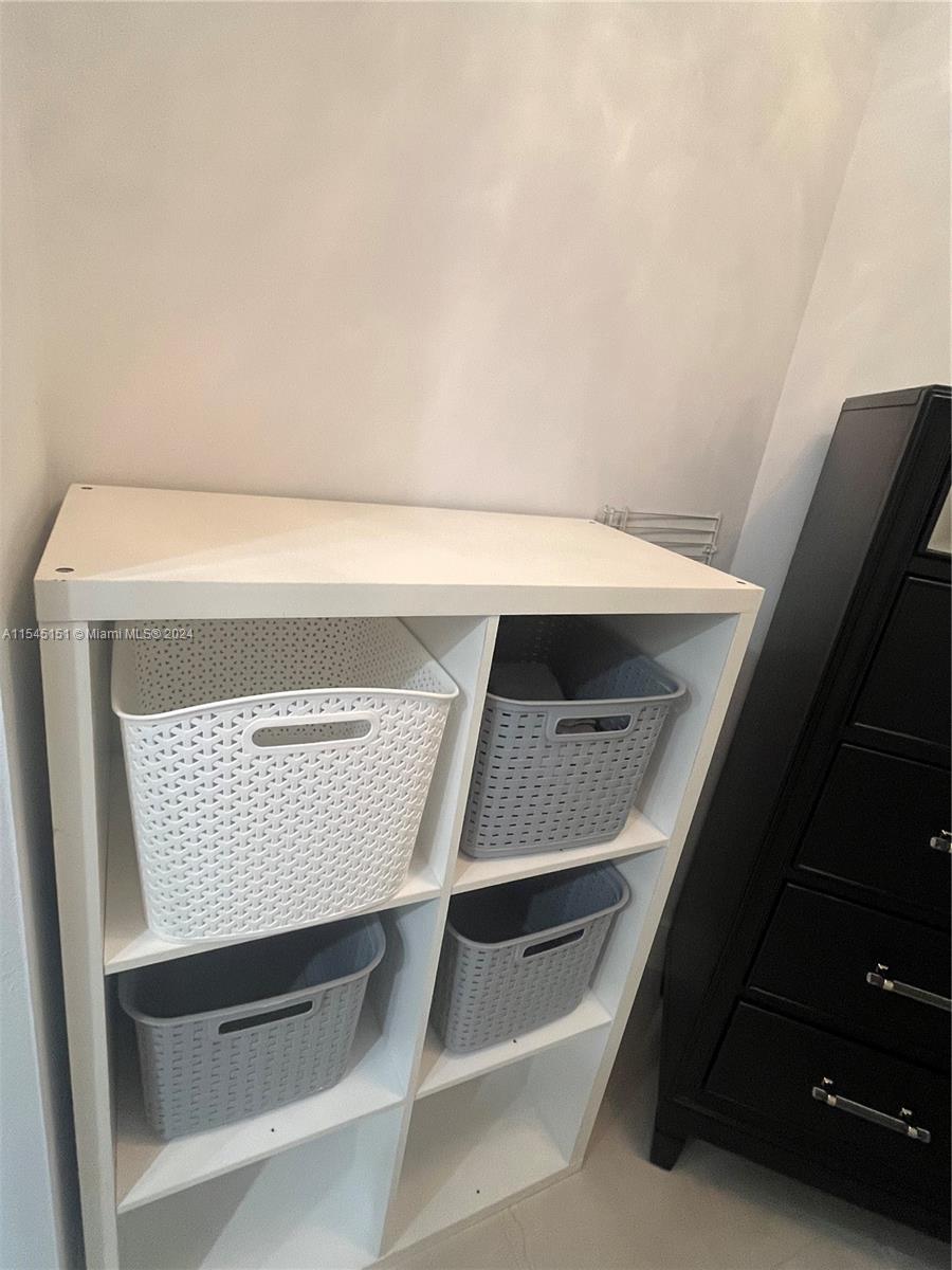 Walking closet 2nd bedroom