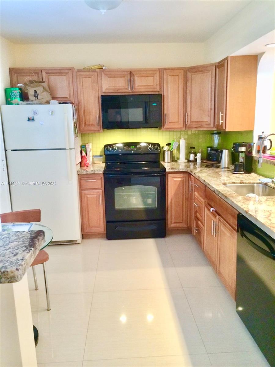319 NE 14th Ave 602, Hallandale Beach, Florida 33009, 2 Bedrooms Bedrooms, ,2 BathroomsBathrooms,Residential,For Sale,319 NE 14th Ave 602,A11546811