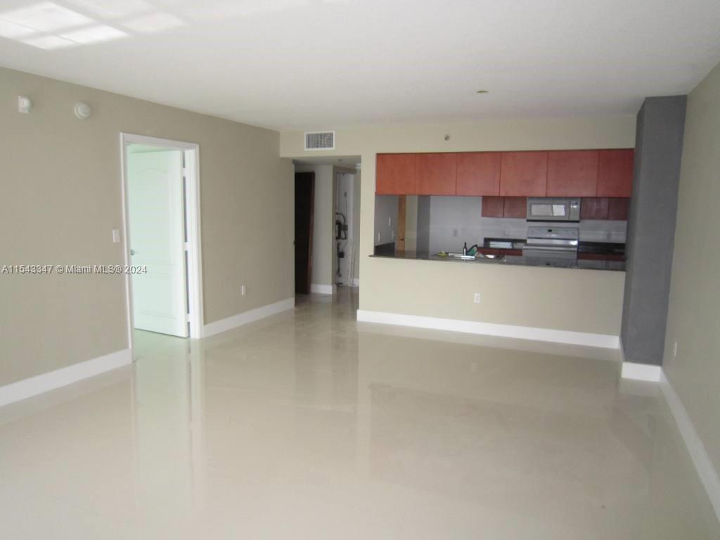1200 BRICKELL BAY DR 3803, Miami, Florida 33131, 1 Bedroom Bedrooms, ,1 BathroomBathrooms,Residentiallease,For Rent,1200 BRICKELL BAY DR 3803,A11543347