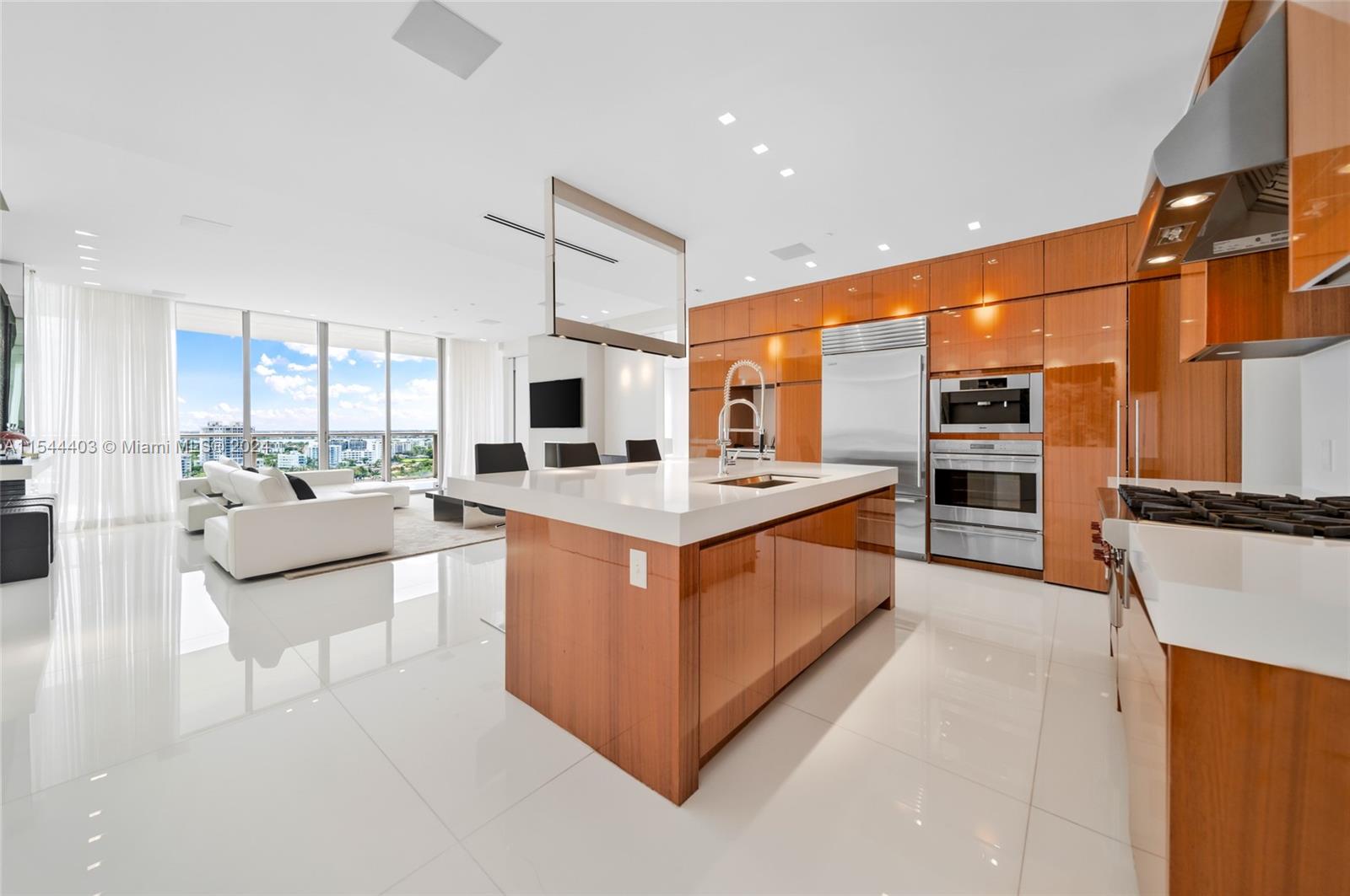 9701 Collins Ave 1405S, Bal Harbour, Florida 33154, 2 Bedrooms Bedrooms, ,2 BathroomsBathrooms,Residentiallease,For Rent,9701 Collins Ave 1405S,A11544403