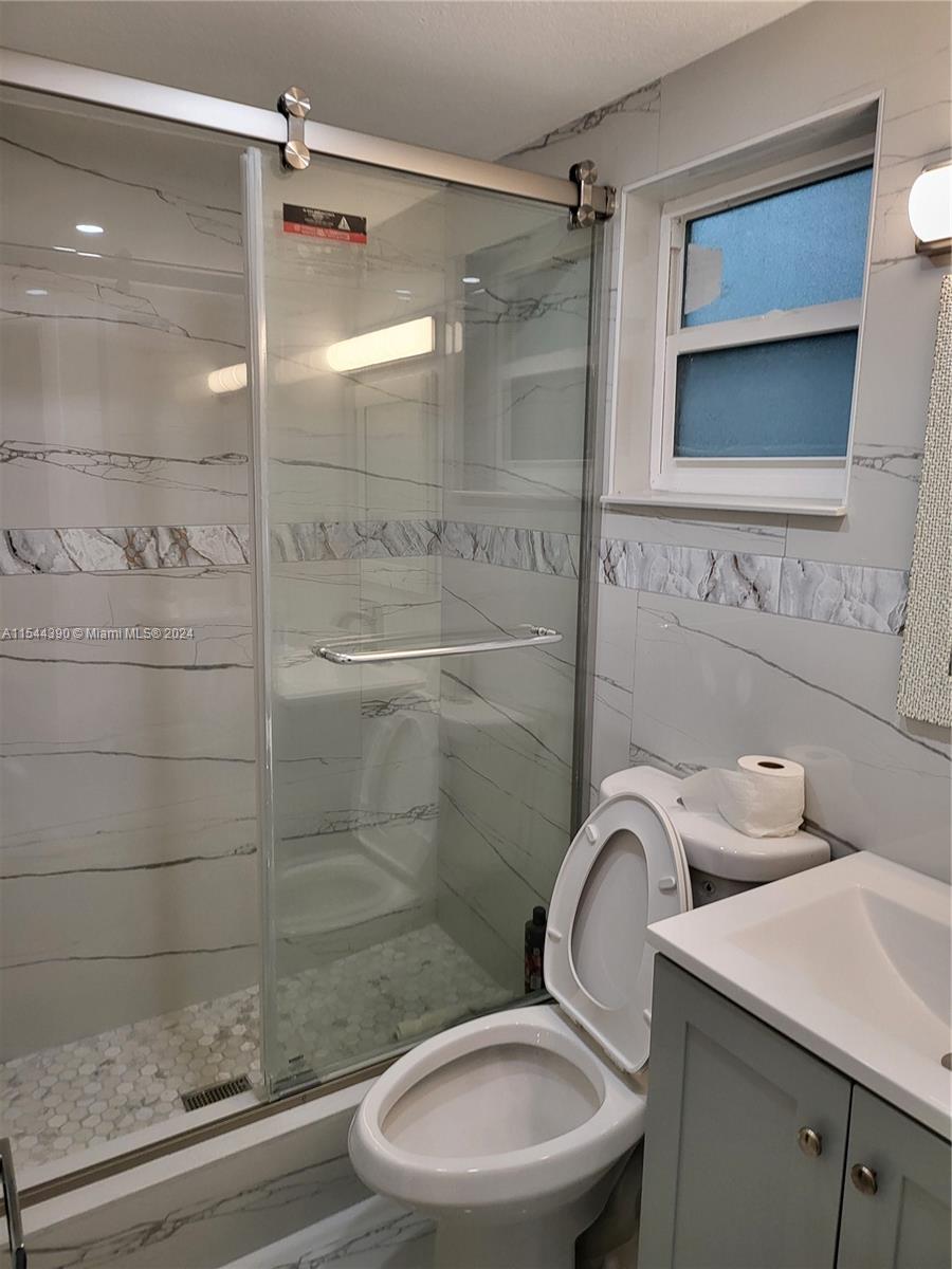1747 Rodman St 110, Hollywood, Florida 33020, 2 Bedrooms Bedrooms, ,1 BathroomBathrooms,Residential,For Sale,1747 Rodman St 110,A11544390