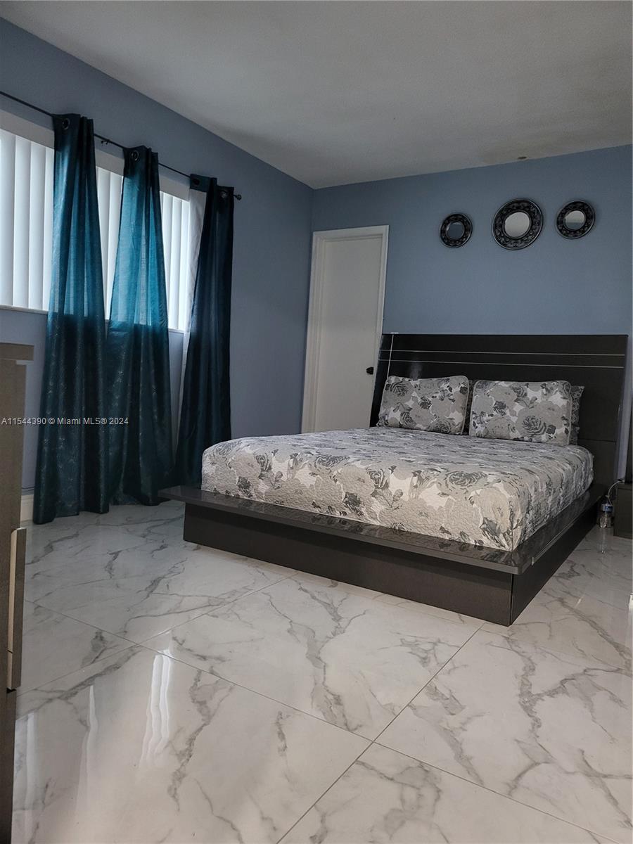 1747 Rodman St 110, Hollywood, Florida 33020, 2 Bedrooms Bedrooms, ,1 BathroomBathrooms,Residential,For Sale,1747 Rodman St 110,A11544390