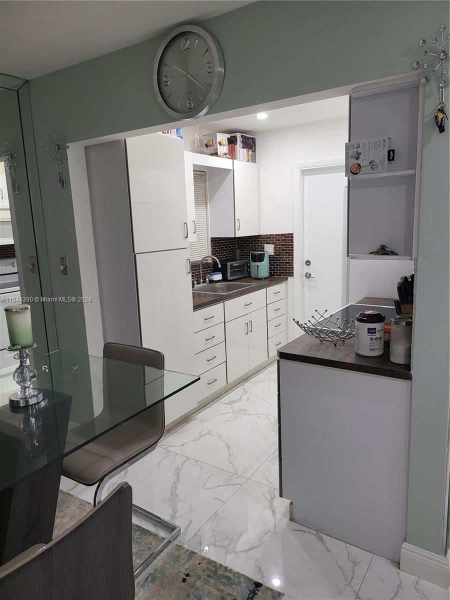 1747 Rodman St 110, Hollywood, Florida 33020, 2 Bedrooms Bedrooms, ,1 BathroomBathrooms,Residential,For Sale,1747 Rodman St 110,A11544390