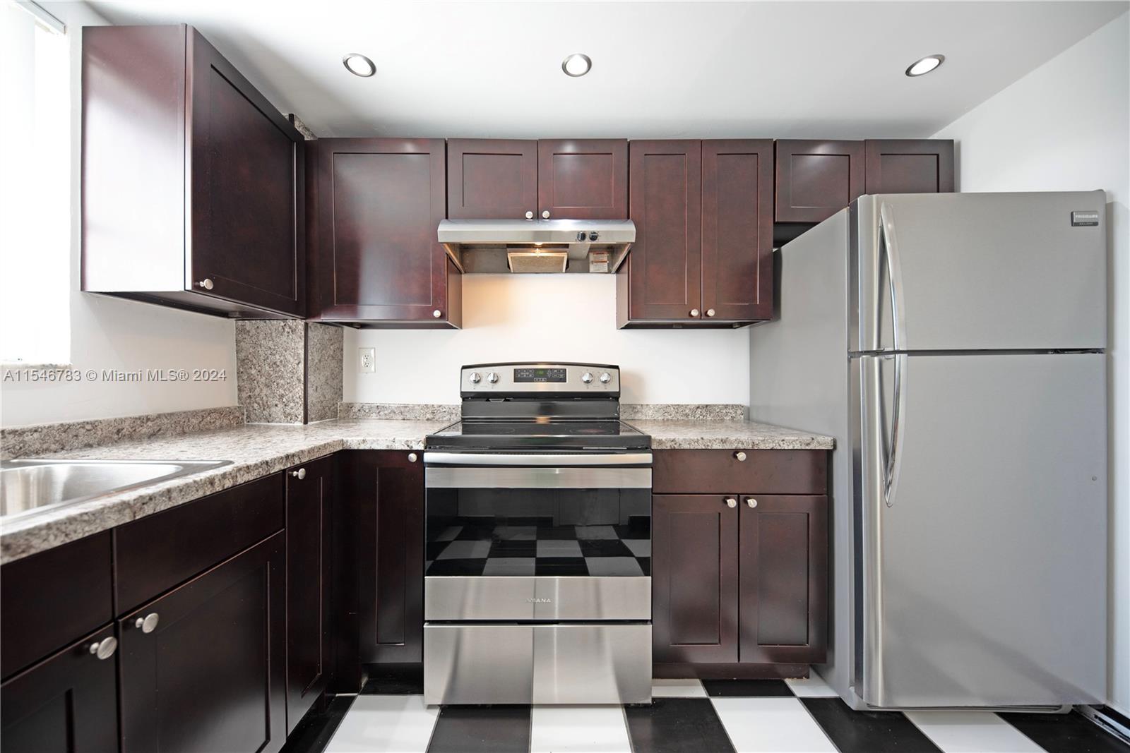 4142 N Jefferson Ave 2C, Miami Beach, Florida 33140, 2 Bedrooms Bedrooms, ,2 BathroomsBathrooms,Residential,For Sale,4142 N Jefferson Ave 2C,A11546783