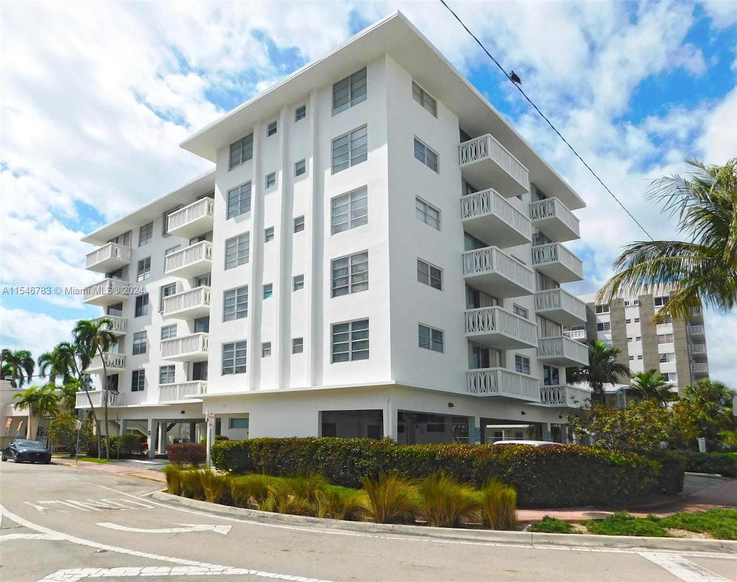 4142 N Jefferson Ave 2C, Miami Beach, Florida 33140, 2 Bedrooms Bedrooms, ,2 BathroomsBathrooms,Residential,For Sale,4142 N Jefferson Ave 2C,A11546783