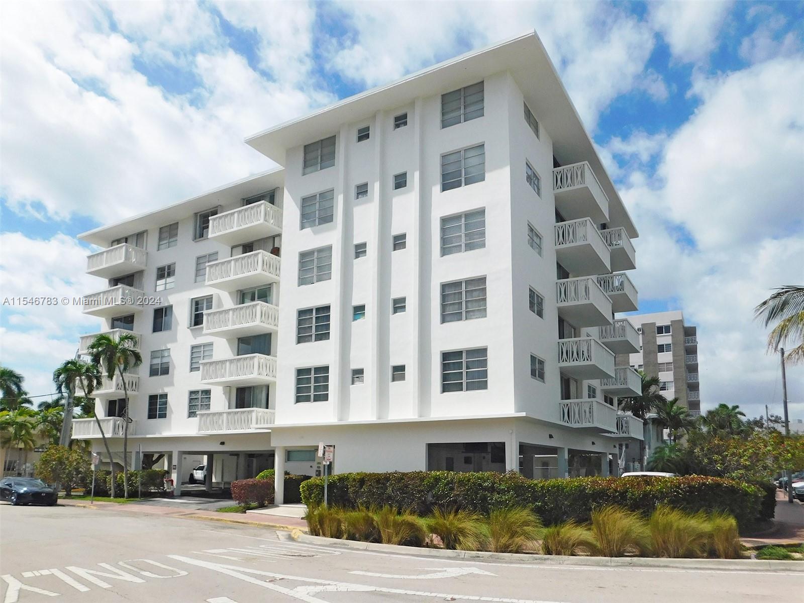 4142 N Jefferson Ave 2C, Miami Beach, Florida 33140, 2 Bedrooms Bedrooms, ,2 BathroomsBathrooms,Residential,For Sale,4142 N Jefferson Ave 2C,A11546783