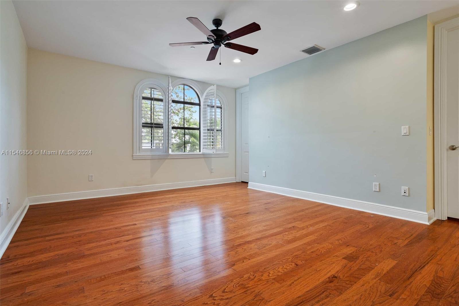 204 13th Ave, Fort Lauderdale, FL, 33301 United States, 4 Bedrooms Bedrooms, ,3 BathroomsBathrooms,Residential,For Sale,13th Ave,A11546856