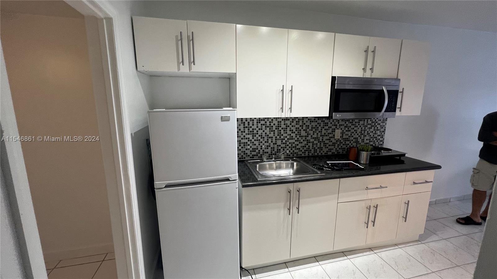 1234 Euclid Ave 4, Miami Beach, Florida 33139, ,1 BathroomBathrooms,Residentiallease,For Rent,1234 Euclid Ave 4,A11546861