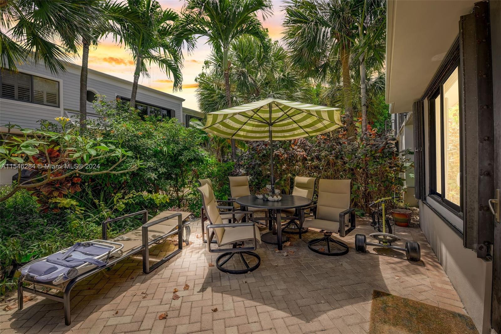 1578 S Ocean Ln 115, Fort Lauderdale, Florida 33316, 2 Bedrooms Bedrooms, ,2 BathroomsBathrooms,Residential,For Sale,1578 S Ocean Ln 115,A11546284